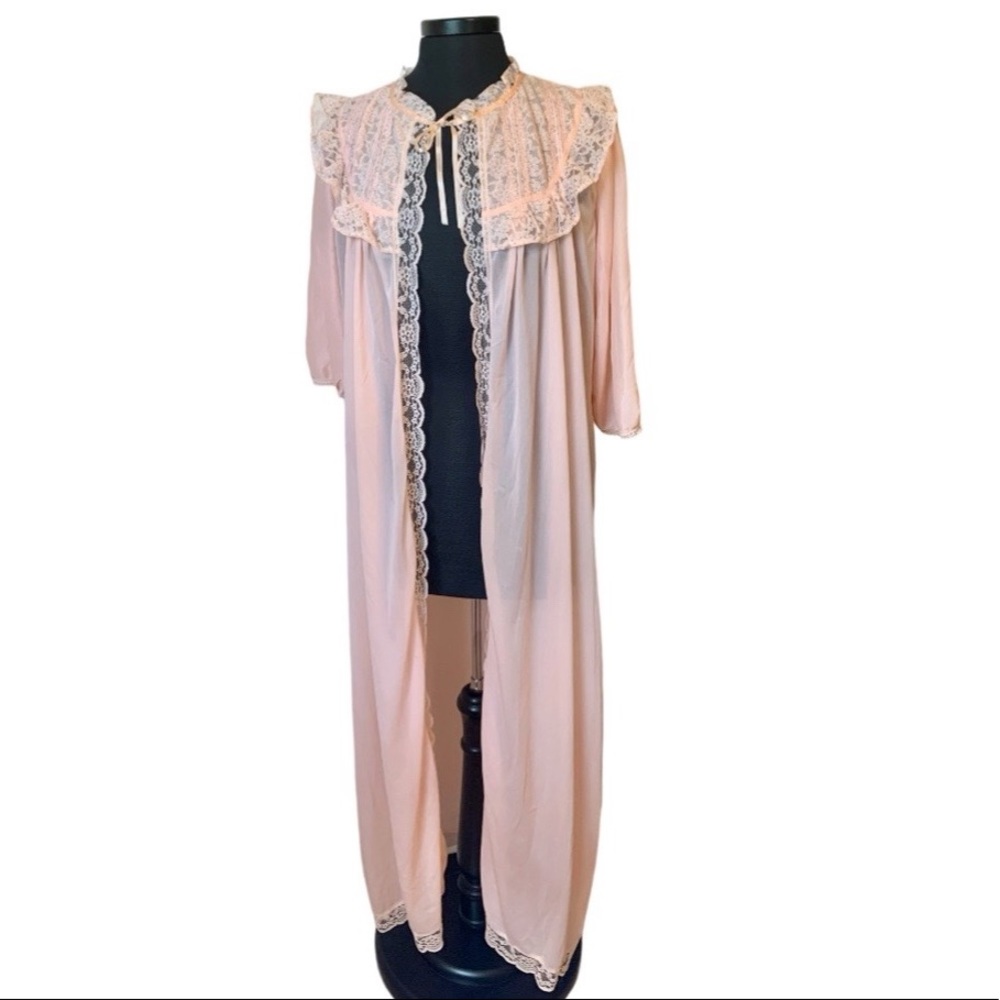 Vintage Floor Length Long Sleeve Dressing Gown Peachy Pink Lace Robe